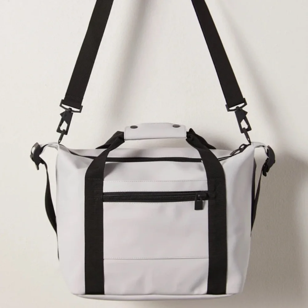 RAINS x FREE PEOPLE White Texel Kit Bag NWT🔖